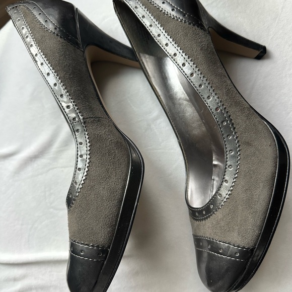 Anne Klein high heels. - Picture 1 of 5